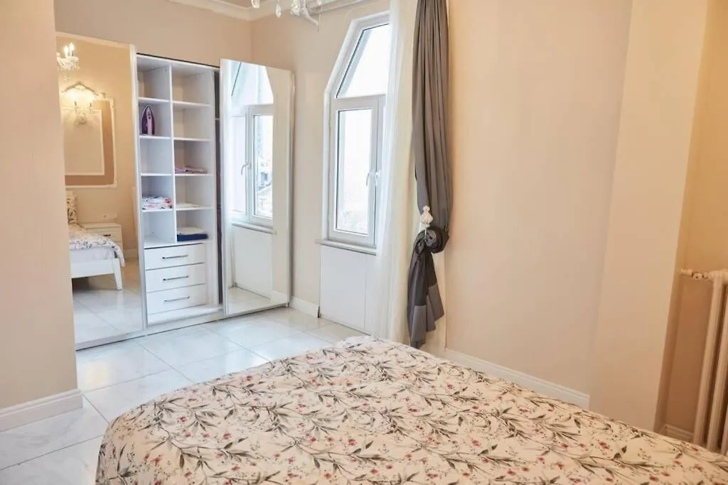 Apartment Taksim Square Apartment, Great View, Luxury Istanbul